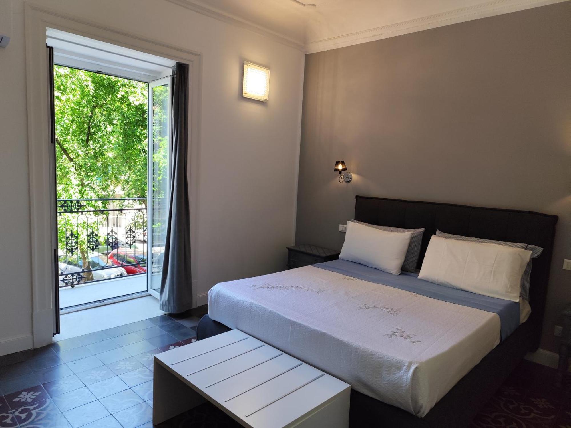 Opera Prima 28 Guest house