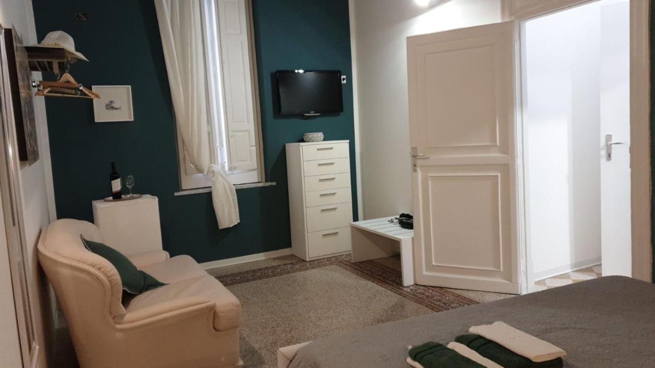 Opera Prima 28 Guest house *